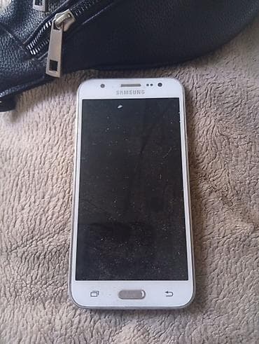 Смартфон Samsung (белый корпус, серия Galaxy с физической кнопкой