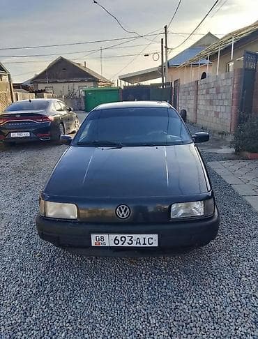 Volkswagen: Volkswagen Passat: 1988 г., 1.8 л, Механика, Бензин, Седан — 1