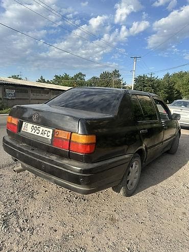 merc 814: Volkswagen Vento: 1993 г., 1.8 л, Механика, Газ, Седан — 5