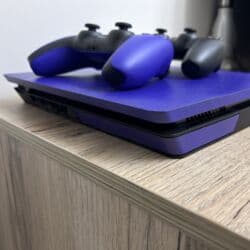 взять в аренду плейстейшен 4: Фиолетовая пс4 слим без наклеек прошитая новые геймпады подставка — 3