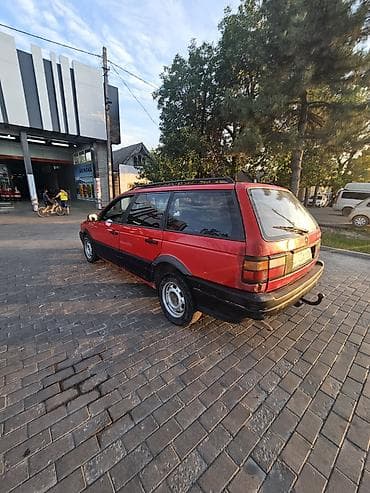 Volkswagen Passat Variant: 1992 г., 2 л, Механика, Бензин, Универсал