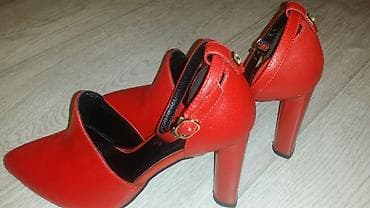 Жеке буюмдар: 1. Богато и стильно. Красно-малиновый цвет насыщенный .на ноге — 2