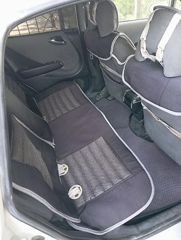 купить асфальтоукладчик бу: Honda Fit: 2003 г., 1.5 л, Вариатор, Бензин, Хэтчбэк — 6