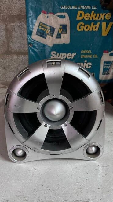 Микрофондор: Subwoofer встроенные усилитель, мощность 1200 Вт
Питание 12 В — 5