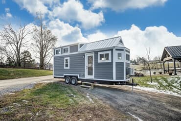 дом на колеса: Tiny house Дом на колесах цены от 16000$ зависит от комплектации и — 1