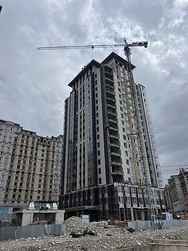 адмираль: Продажа офисов 96 м², Без ремонта, Многоэтажное здание, 2 этаж — 1