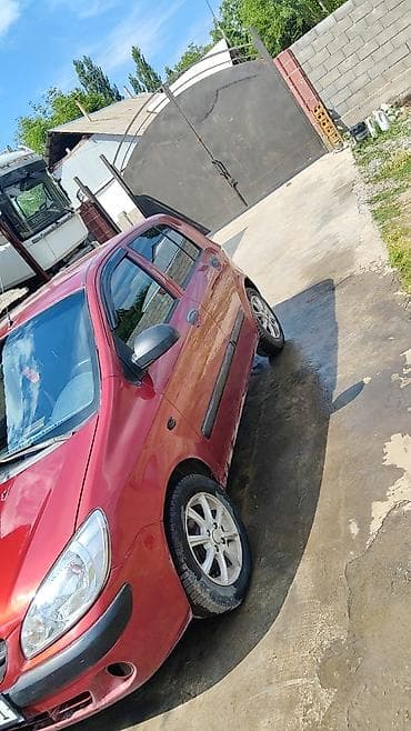 люки крыши: Hyundai Getz: 2008 г., 1.4 л, Механика, Бензин, Хэтчбэк — 3