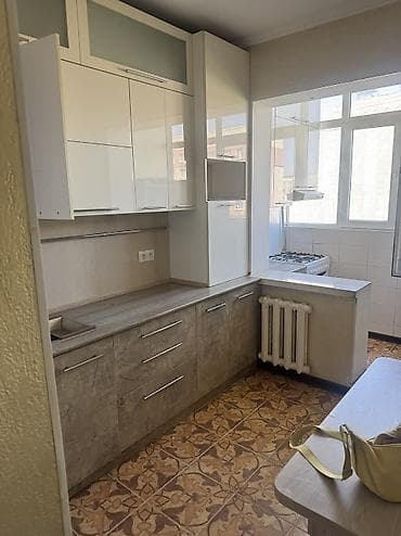 Кыймылсыз мүлк: 3 бөлмө, 12-мкр Менчик ээси, Жаныбарлары жок, 6 айдан баштап, Эмереги менен — 9
