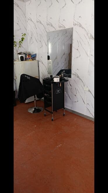 ман бутка: Сдается в аренду рабочее место (кресло ) для парикмахера в действующем — 1