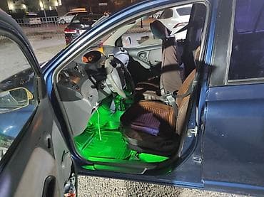 дешевые машина: Toyota Echo: 2001 г., Автомат, Бензин, Седан — 3