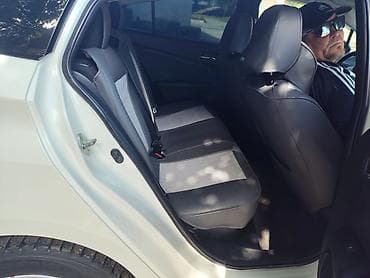 prius: Toyota Prius: 2018 г., Гибрид, Лифтбек — 5