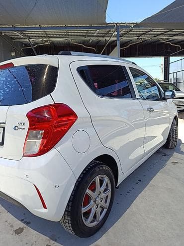 Продажа авто: Chevrolet Spark: 2018 г., 0.1 л, Автомат, Бензин, Хэтчбэк — 5