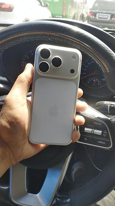 IPhone 17 Pro, Б/у, 256 ГБ, Белый, Коробка, 100 %