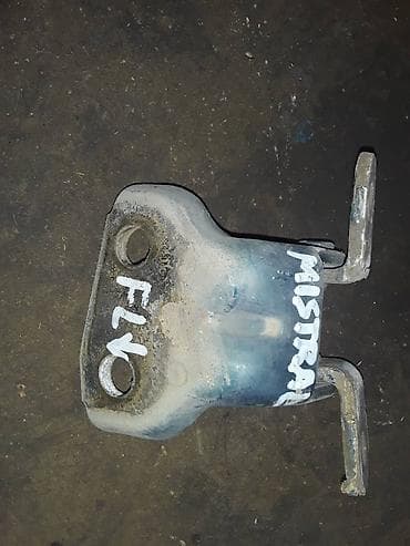 cefiro a33: Nissan Mistral петля двери, Ниссан Мистраль дверная петля ПЕРЕДНЯЯ — 1