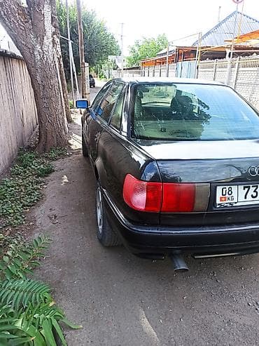 infinity fx35: Audi 80: 1992 г., 2 л, Механика, Газ, Седан — 9