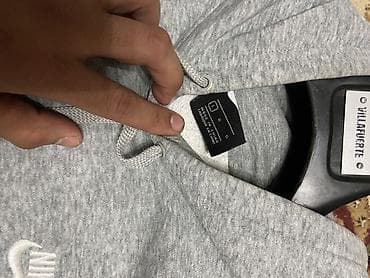 чёрный рубашка: Срочно срочно худи продаю Nike 
Оригинал 💯
Спортивка 
На рост 170 175 — 2