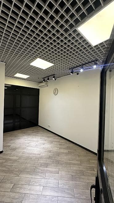 бизнес квартира: Аренда офисов, 55 м², В бизнес центре — 2