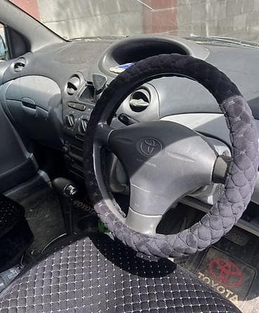 купить скричеры: Toyota Vitz: 2002 г., Автомат, Бензин, Хэтчбэк — 4