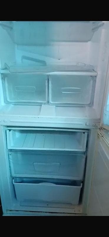 Холодильник Indesit, двухкамерный, белый. Основные особенности: - — 5