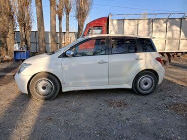 продаю или меняю на дом: Toyota ist: 2003 г., 1.5 л, Автомат, Бензиновая, Хэтчбэк — 2