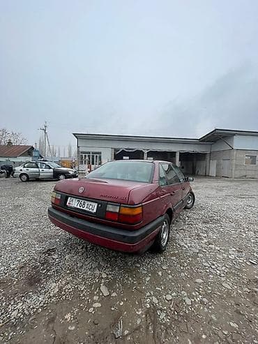 Транспорт: Volkswagen Passat: 1989 г., 1.8 л, Механика, Бензин, Седан — 4