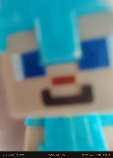 bay blade: Стив в алмазной броне из Kinder Joy Minecraft Состояние: Собран, без — 3