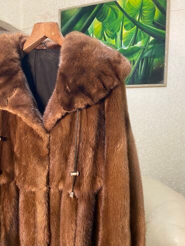 Спецодежда: Носили бережно,очень симпатичного кроя,виде колокольчика,воротник — 9