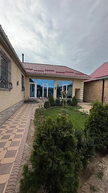 Дом в Военно-Антоновке, недалеко от Авторынка, ул. Комсомольская. - at lalafo.kg Дом в Военно-Антоновке, недалеко от Авторынка, ул. Комсомольская. -