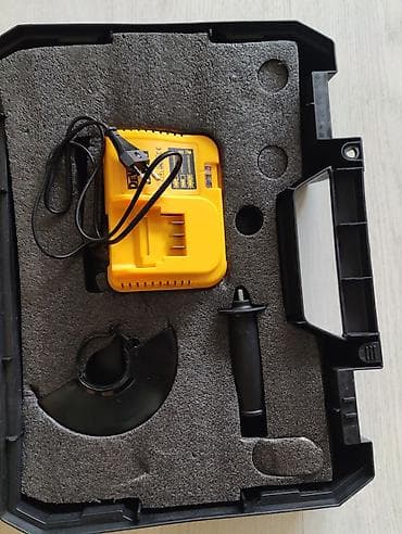 dewalt: Набор аккумуляторного инструмента DeWALT в кейсе. Состав: - — 4