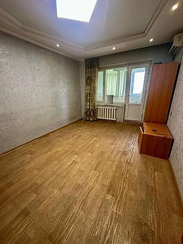 интересует: 1 комната, Риэлтор — 1