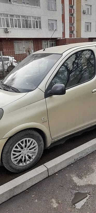 Toyota Yaris: 2004 г., 1.3 л, Механика, Бензин