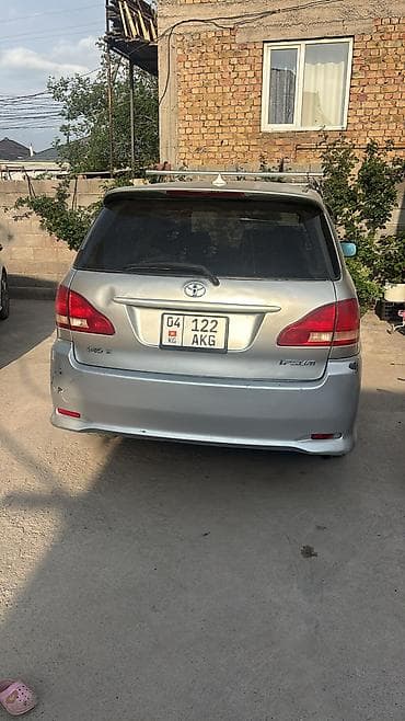 Toyota Ipsum: 2002 г., 2.4 л, Автомат, Бензин, Минивэн
