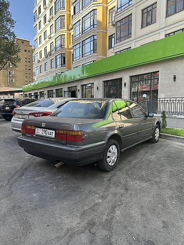 Продажа авто: Honda Accord: 1990 г., 2 л, Механика, Бензин, Седан — 8