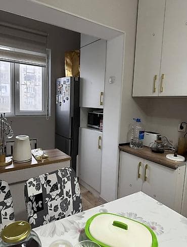 8: 3 комнаты, 72 м², 8 мкр 106 серия, 6 этаж — 4