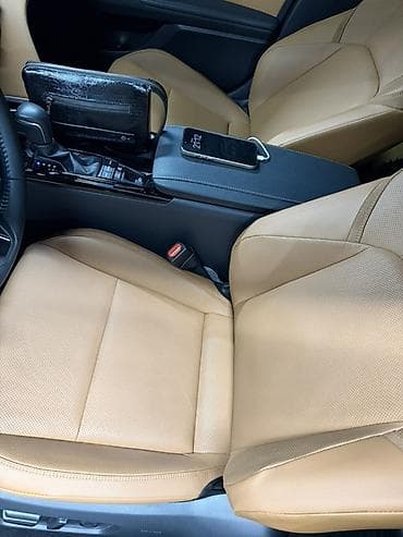 камри 75 2023: Toyota Camry: 2025 г., Гибрид, Седан — 9
