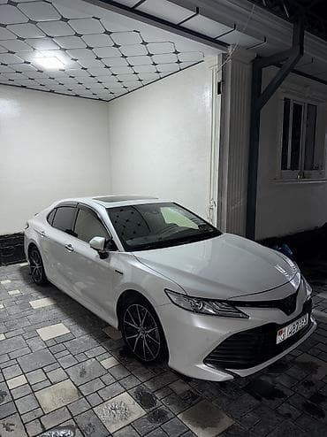 Продажа авто: Toyota Camry: 2019 г., Гибрид — 10