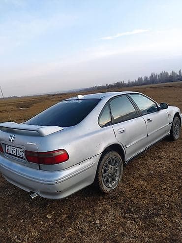 Унаа: Honda Accord: 1996 г., 1.8 л, Кол менен иштөөчү, Бензин, Седан — 7