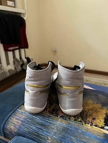борцовки asics tiger: Мужские кроссовки, 41, Asics, Б/у, цвет - Серый, Самовывоз — 1