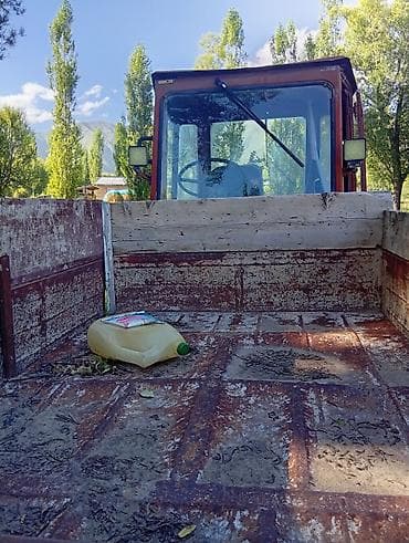 прицепы купить: Трактор с кабиной и прицепом-самосвалом - Колесный трактор — 5