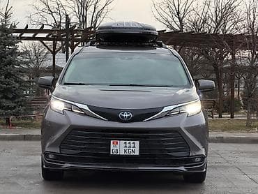 camry 2017: Toyota Sienna: 2021 г., 2.5 л, Гибрид, Минивэн — 5