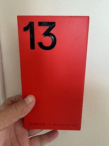 one plus 7: OnePlus 13, Б/у, 256 ГБ, цвет - Черный, 2 SIM — 4