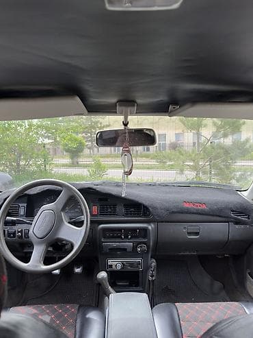 mazda 3 2005: Mazda 626: 1989 г., 2 л, Механика, Газ, Седан — 5