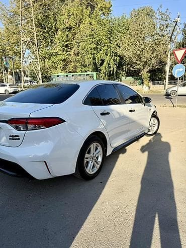 matiz diska: Toyota Corolla: 2021 г., 1.8 л, Вариатор, Гибрид, Седан — 5