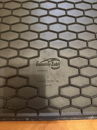 7075: Плоские Резиновые Полики Для салона Toyota, цвет - Черный, Б/у, Бесплатная доставка, Самовывоз — 2