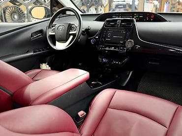 prius: Toyota Prius: 2018 г., 1.8 л, Автомат, Электромобиль, Лифтбек — 7
