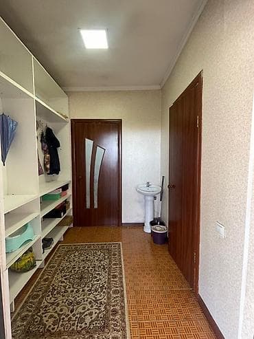 дом в гроздь: Дом в ж/м Арча-Бешик, 7 комнат, общая площадь 128 м². Участок 6 соток — 5