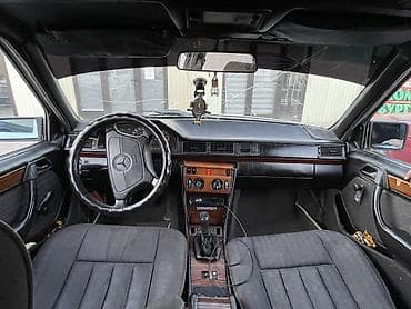 200: Mercedes-Benz W124: 1994 г., 2 л, Механика, Бензин, Седан — 4