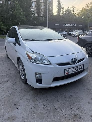 экономичный авто: Toyota Prius: 2010 г., 1.8 л, Вариатор, Гибрид, Хэтчбэк — 1