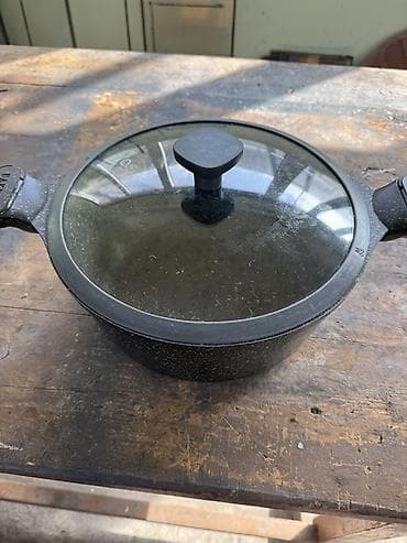 Кухонные принадлежности: Казан чугунный и все остальные кащаны по 500сом каждый катрбля одна — 1