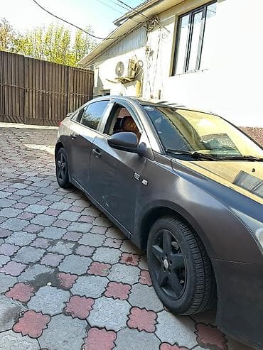 01: Chevrolet Cruze: 2013 г., Механика, Седан — 4